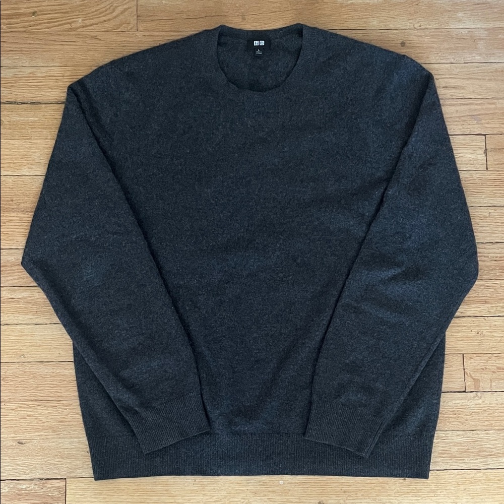 Uniqlo 100% cashmere crewneck sweater, charcoal grey, size L